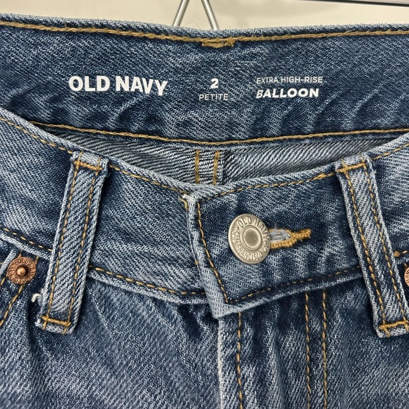Old Navy Extra High-Rise Balloon Ankle Jeans Size 2 Petite - Picture 3 of 5